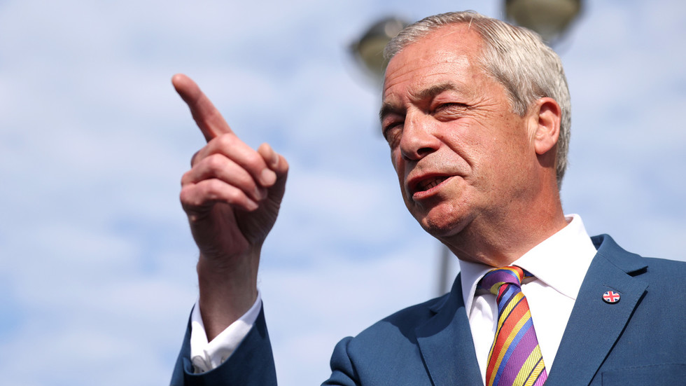 Nigel Farage sľubuje zničenie „protibielej“ vlády