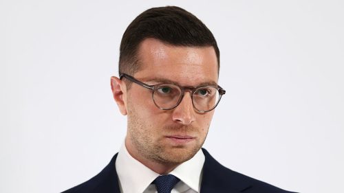Pravicový francúzsky prezidentský kandidát kritizuje „nevyrovnaného“ Trumpa