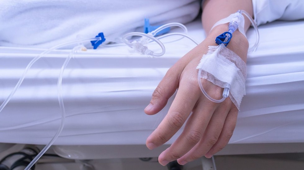 Žena zomrela po oneskorení hospitalizácie s umelou inteligenciou