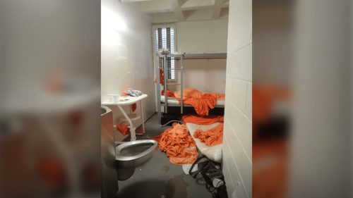 Epstein sa vo väzení pokúsil o samovraždu najmenej trikrát – NYT