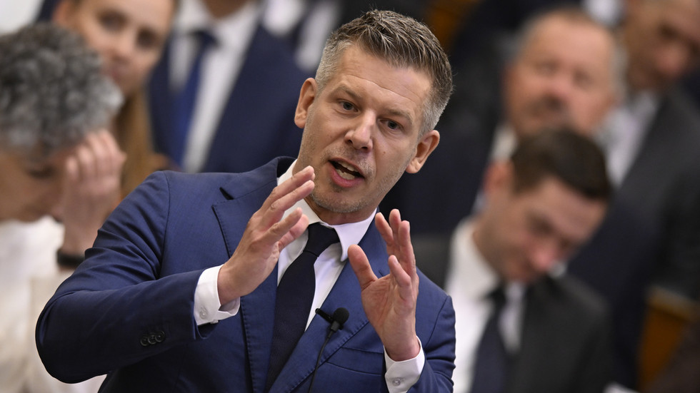 Maďarsko blokuje zrýchlený plán EÚ pre Ukrajinu, blok sa rozdelil v otázke Ruska Maďarsko blokuje zrýchlený plán EÚ pre Ukrajinu, blok sa rozdelil v otázke Ruska