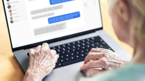 Meta obvinená z profitovania z podvodov zameraných na amerických dôchodcov