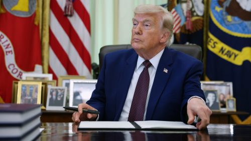 Trump nariadil vyšetrovanie ropných gigantov kvôli navyšovaniu cien pohonných hmôt