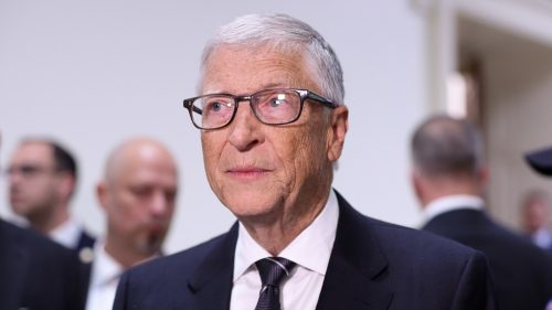 Bill Gates tvrdí, že sa ho Epstein snažil vydierať