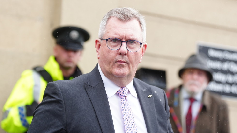 Britský politik, veterán, prišiel o rytiersky titul po odsúdení za znásilnenie dieťaťa