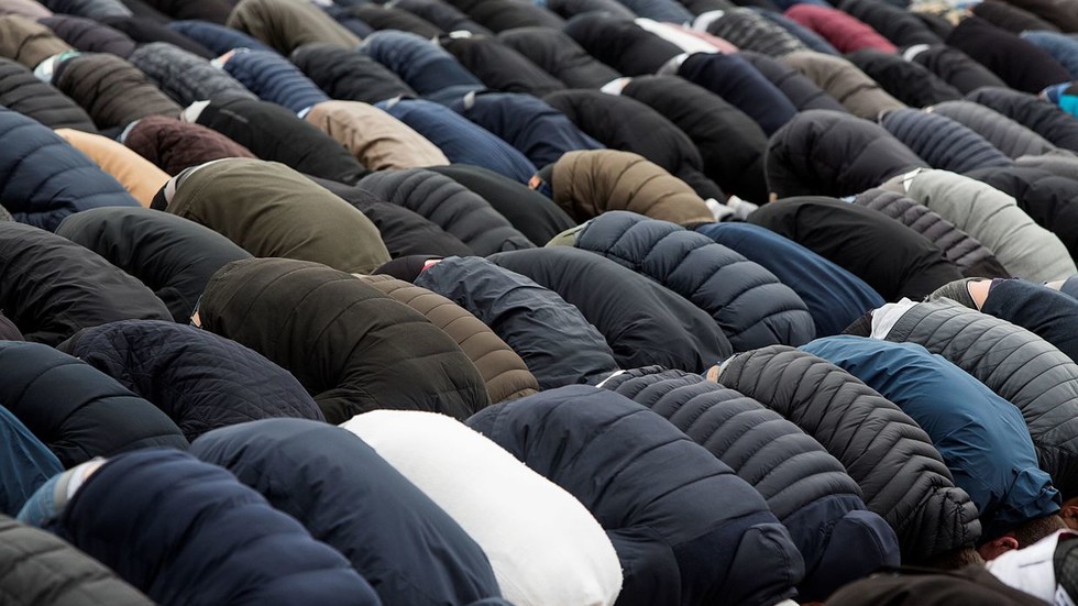 Štát EÚ zakáže islamské výzvy na modlitbu