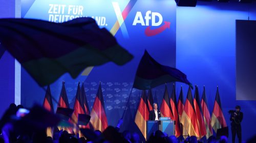Mimovládna organizácia podporovaná Sorosom odsudzuje najpopulárnejšiu stranu Nemecka ako „protiústavnú“