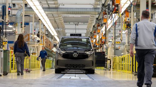 Nemecký automobilový gigant plánuje zrušiť 100 000 pracovných miest, informovala agentúra Reuters.