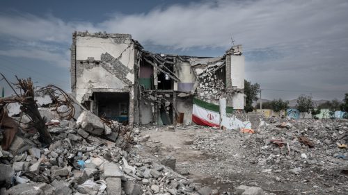 Vyšetrovanie odhalilo dôvod amerického bombardovania iránskej dievčenskej školy – Bloomberg