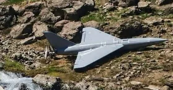 Turisti objavili v Kurdistane neporušený iránsky dron