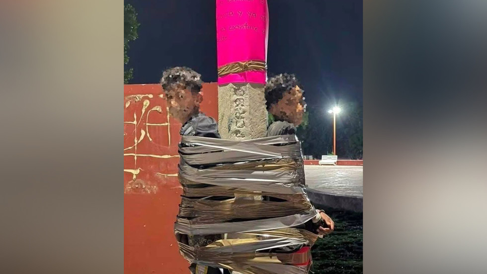 Mexický strážca filmu „Batman“ prenasleduje „potkany“ s lepiacou páskou (FOTO)