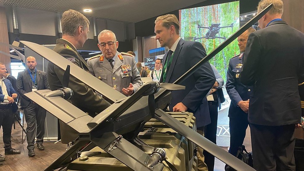 Lotyšsko postaví s Ukrajinou spoločnú továreň na výrobu dronov neďaleko ruských hraníc