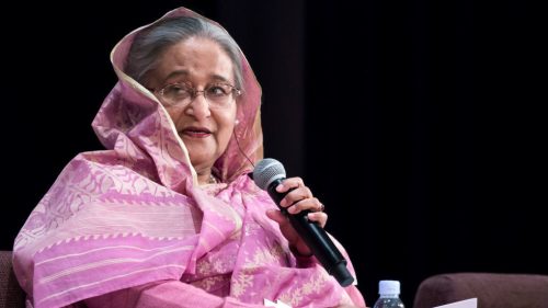 Zosadená premiérka sľubuje návrat do Bangladéša napriek trestu smrti