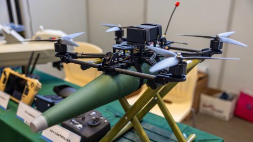 Americký diplomat chce premeniť Taiwan na „osie hniezdo dronov“