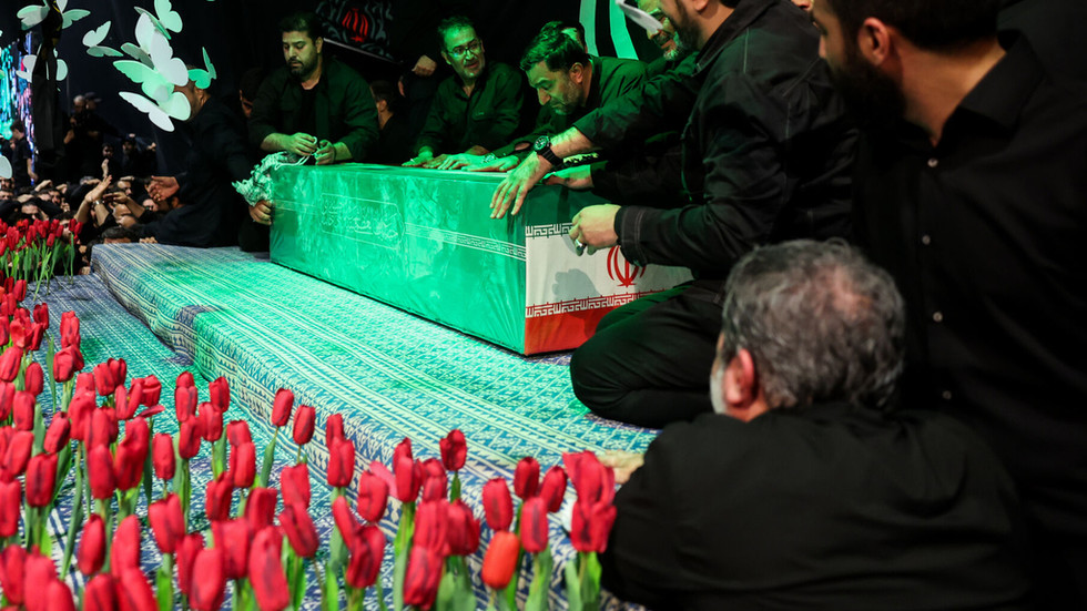 Irán varuje USA a „sionistický režim“ pred útokmi na Chameneího pohreb Irán varuje USA a „sionistický režim“ pred útokmi na Chameneího pohreb