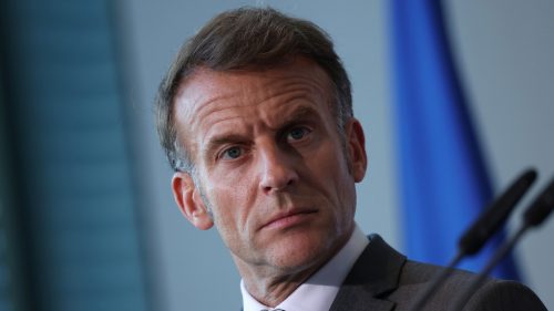 Macronov posledný dar: Zákon o smrti