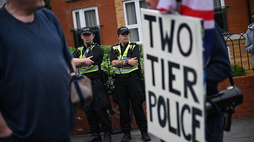 Britská polícia sa musí vzdať „vojen prebudených kultúr“ a bojovať proti zločinu – správa Britská polícia sa musí vzdať „vojen prebudených kultúr“ a bojovať proti zločinu – správa