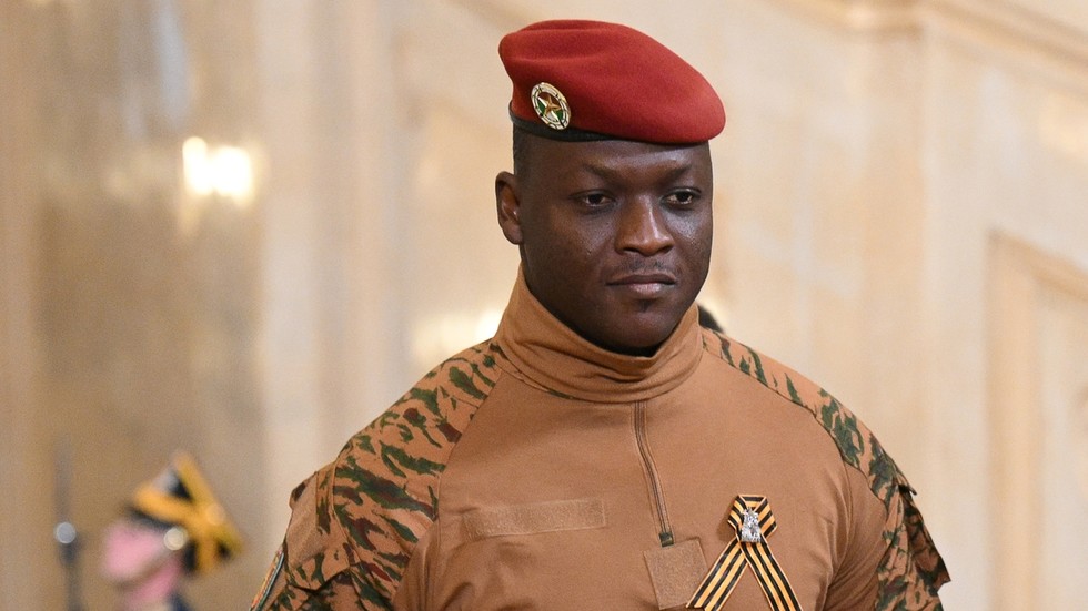 Francúzsko sťahuje diplomatov z afrického štátu, informovali médiá Francúzsko sťahuje diplomatov z afrického štátu, informovali médiá