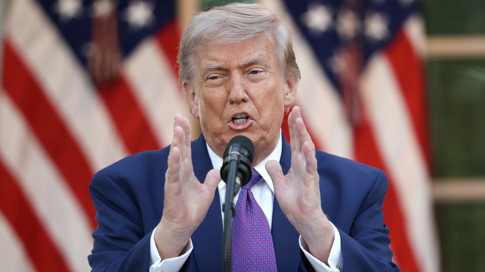 Trump sa vyhlásil za „cieľ číslo jeden“ Iránu
