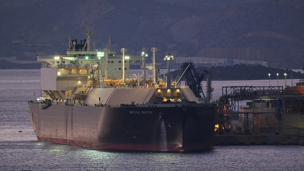 Americký exportér LNG zarába na vojne s Iránom Americký exportér LNG zarába na vojne s Iránom