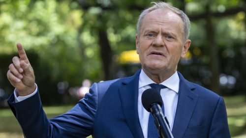 „Upokojte sa“, hovorí poľský premiér Ukrajine