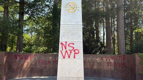 Moskva odsudzuje vandalizmus na sovietskom cintoríne z druhej svetovej vojny v Holandsku