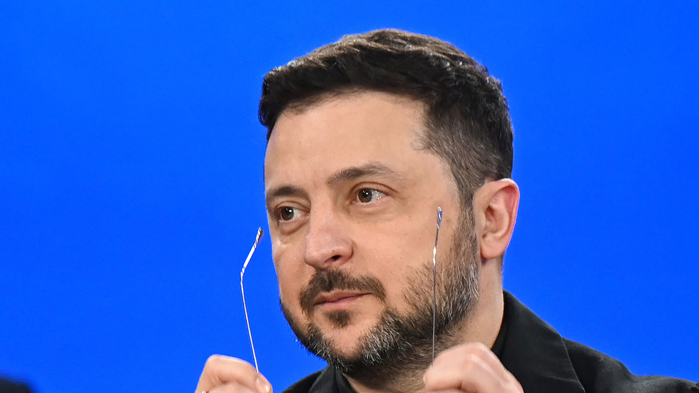 Rozmaznaný kyjevský princ: Zelensky s pomocou Západu oklamal a zničil svoju krajinu