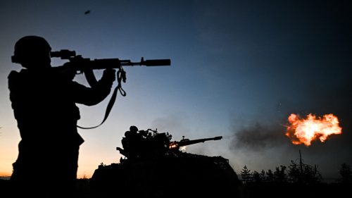 Stovky ukrajinských dronov smerujúcich do Moskvy zachytili, vyhlásil starosta