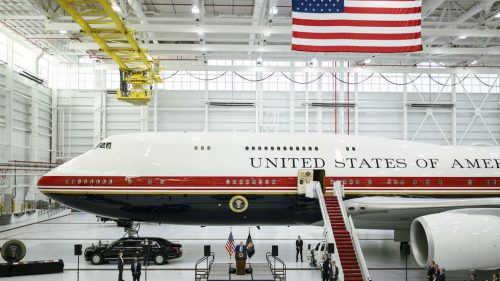 Biely dom predvoláva reportérov NYT kvôli článku o lietadle Air Force One darovanom Katarom