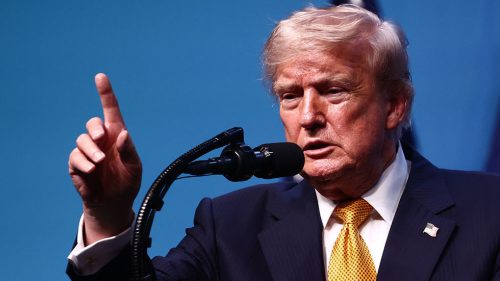 USA „preberajú“ Hormuzský prieliv, tvrdí Trump