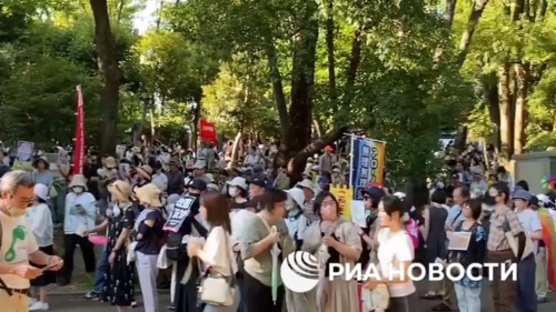 Tisíce ľudí protestujú v Tokiu proti rastúcemu militarizmu