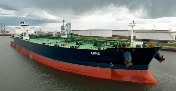 Napätie v Hormuzskej oblasti núti Indiu zrušiť dodávky irackej ropy Napätie v Hormuzskej oblasti núti Indiu zrušiť dodávky irackej ropy