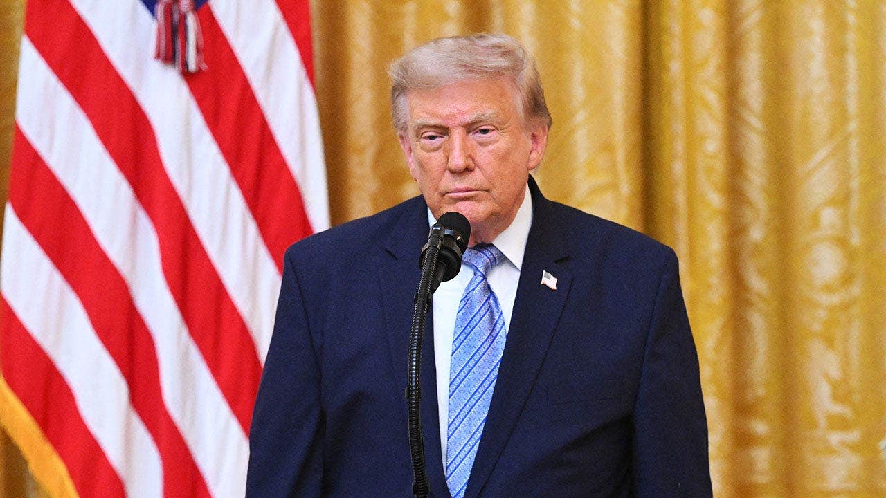 Najväčšie mediálne siete dostali upozornenie po odmietnutí odvysielania Trumpovho prejavu v hlavnom vysielacom čase: „Vážne obavy“ Najväčšie mediálne siete dostali upozornenie po odmietnutí odvysielania Trumpovho prejavu v hlavnom vysielacom čase: „Vážne obavy“