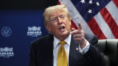 Trump uvalil 50 % clá na Kanadu
