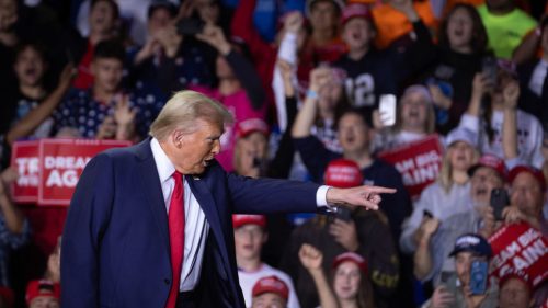 Vražedný nelegálny imigrant žaluje Trumpa, požaduje 75 miliónov dolárov a americké občianstvo