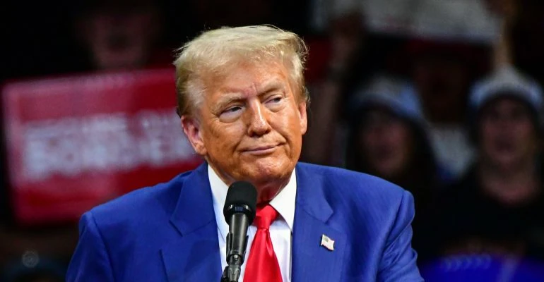 Trump hrozí útokmi na iránsku infraštruktúru kvôli útokom v Hormuzskej oblasti