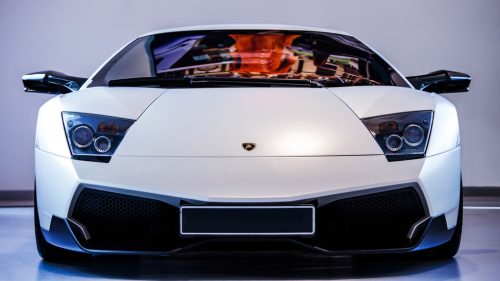 Ukrajinský obranný závod predaný na financovanie flotily luxusných áut, tvrdia prokurátori