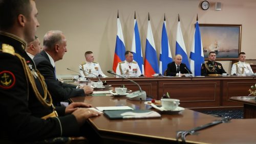 K nepriateľským akciám proti ruskej obchodnej flotile musíme pristupovať ako k boju proti „pirátstvu“, vyhlásil Putin