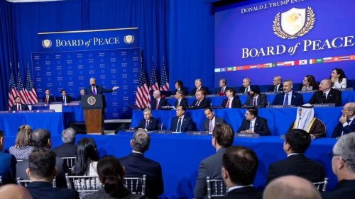 Trump tvrdí, že jeho Mierová rada dosiahla „historickú“ dohodu o Gaze