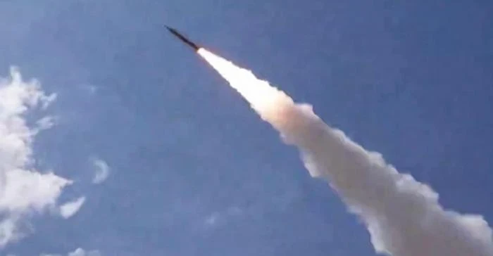 Irán zaútočil dronmi na americkú leteckú základňu v Kuvajte Irán zaútočil dronmi na americkú leteckú základňu v Kuvajte