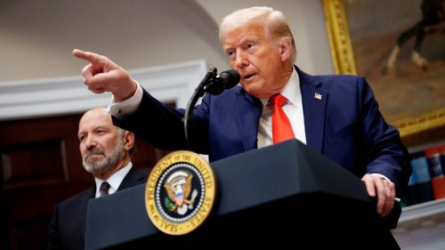 Trump varuje, že USA čelia invázii migrantov v štýle Španielska
