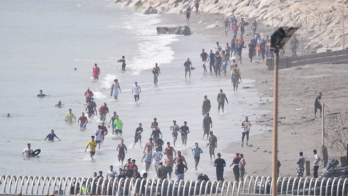 Žiadne samovznietenie? Pokiaľ ide o príčiny nárastu migrantov z Ceuty, pozrite sa, kto sa tým raduje.