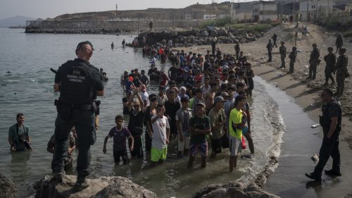 USA a Izrael zinscenovali migračnú inváziu do Španielska – Irán
