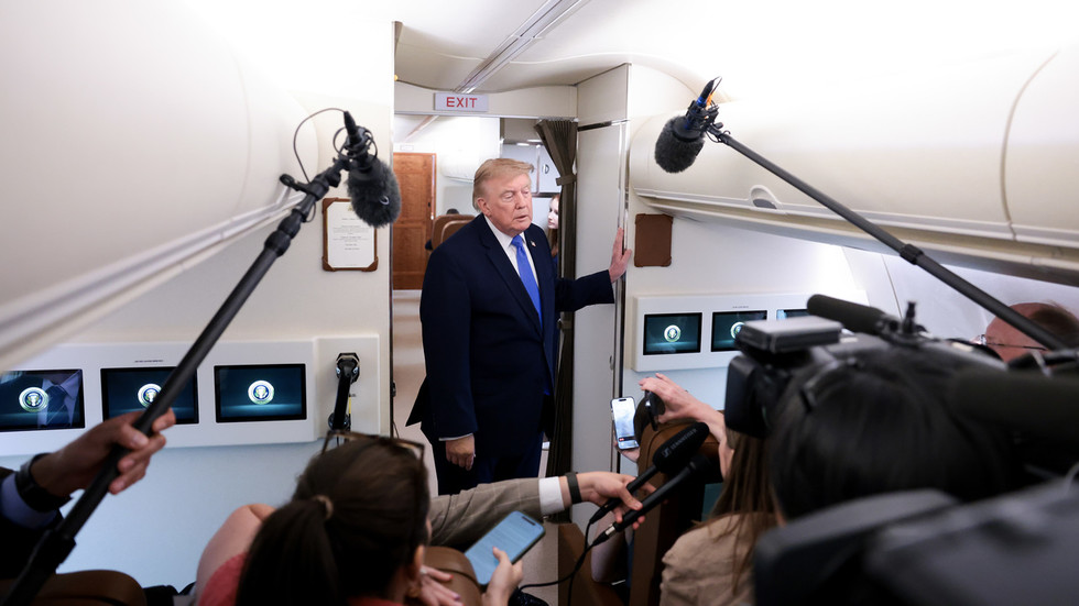 Trump naznačuje rozhovory s Iránom, keďže Truth Social začína predávať rýchly prístup k jeho príspevkom Trump naznačuje rozhovory s Iránom, keďže Truth Social začína predávať rýchly prístup k jeho príspevkom