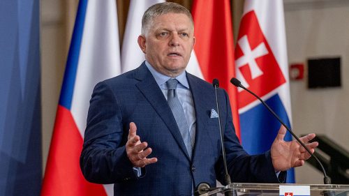 Slovenský premiér Fico sa vysmieva závislosti EÚ od ruských kožušín