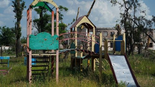Dieťa zabité ukrajinským dronom pri útoku na ihrisko