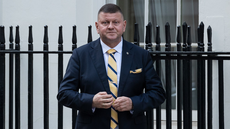 Ukrajina „nikdy nevstúpi“ do NATO – hlavný rival Zelenského