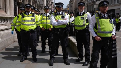 Kyberzločinci napadli britskú políciu hackermi – Times