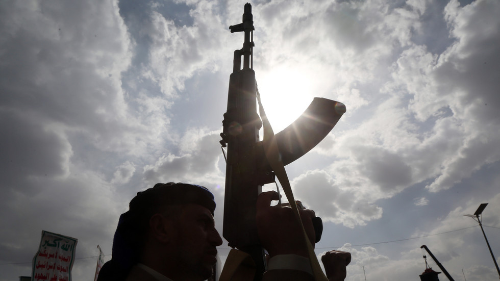 Jemenskí Hútíovia spustili rozsiahly útok na sily podporované Saudskou Arábiou (VIDEÁ)