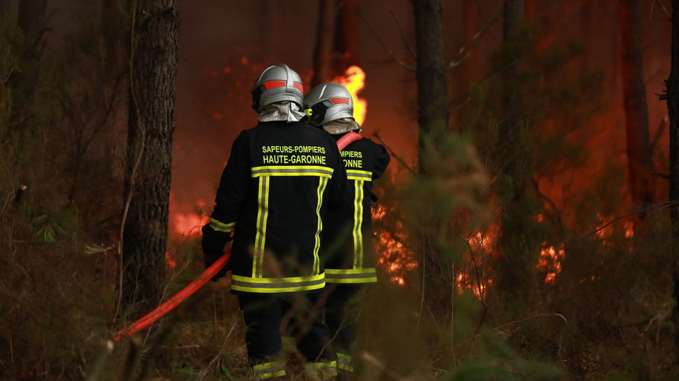 Rusko odmieta francúzsku konšpiračnú teóriu o lesných požiaroch Rusko odmieta francúzsku konšpiračnú teóriu o lesných požiaroch